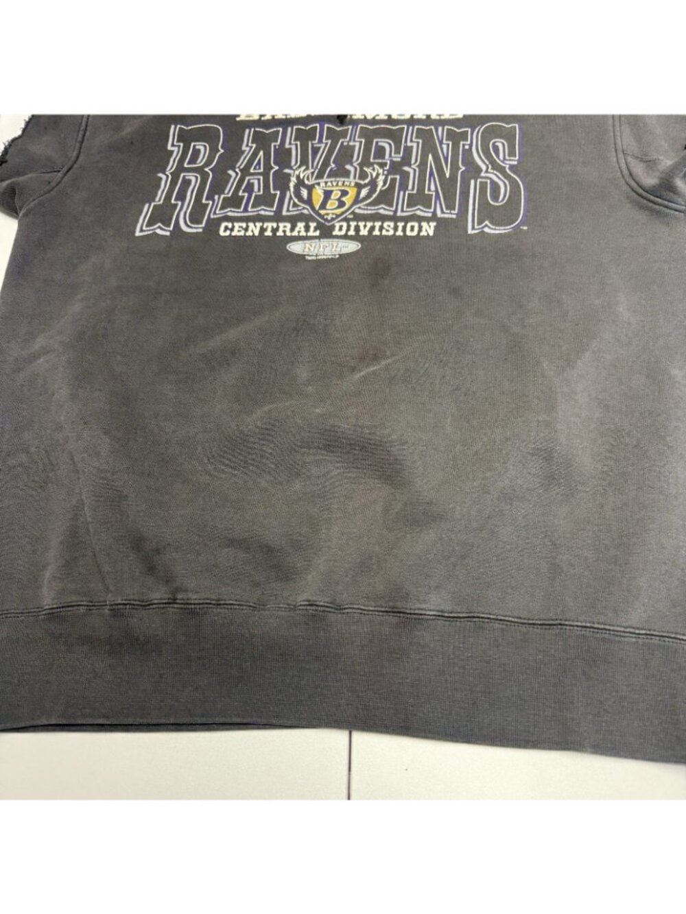 Vintage 90s Baltimore Ravens Sweatshirt Mens L Thrashed Faded Black NFL - Picture 9 of 11